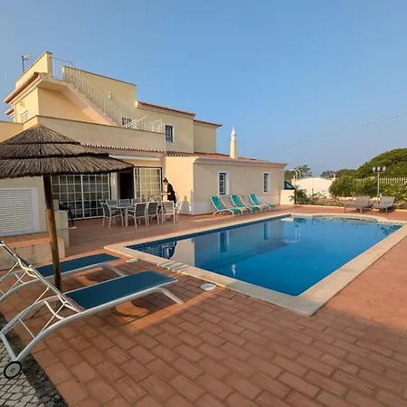 Belle Individuelle Avec Piscine Privee Et Vue Sur L'ocean Porches (Algarve)
