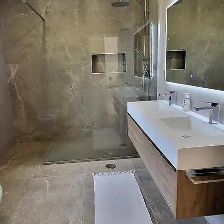 Belle Individuelle Avec Piscine Privee Et Vue Sur L'ocean